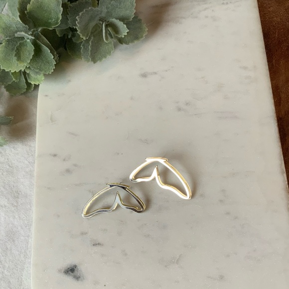 The Lola - Metallic Mirror Butterfly Wing Earrings - Picture 5 of 7